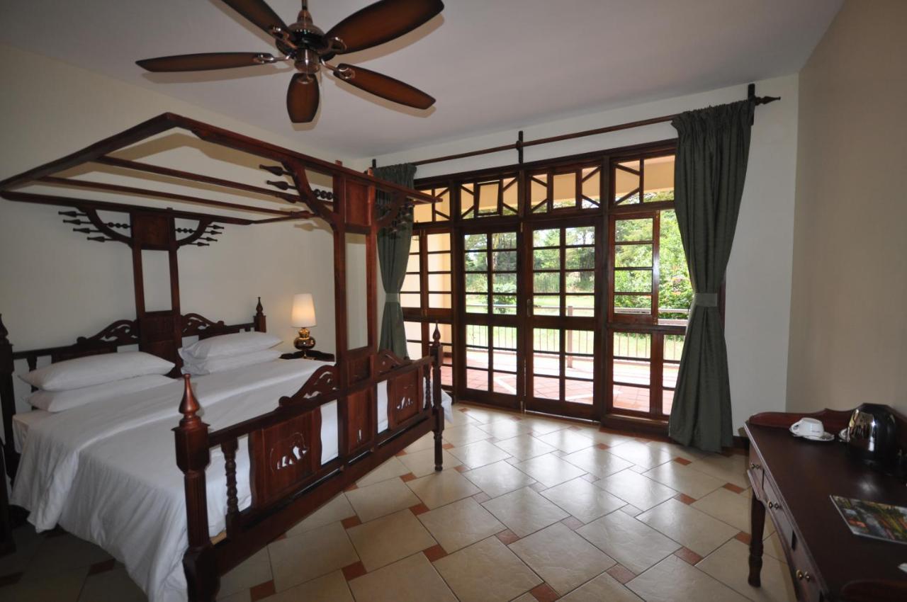 Hunters Lodge Тваанду Екстер'єр фото