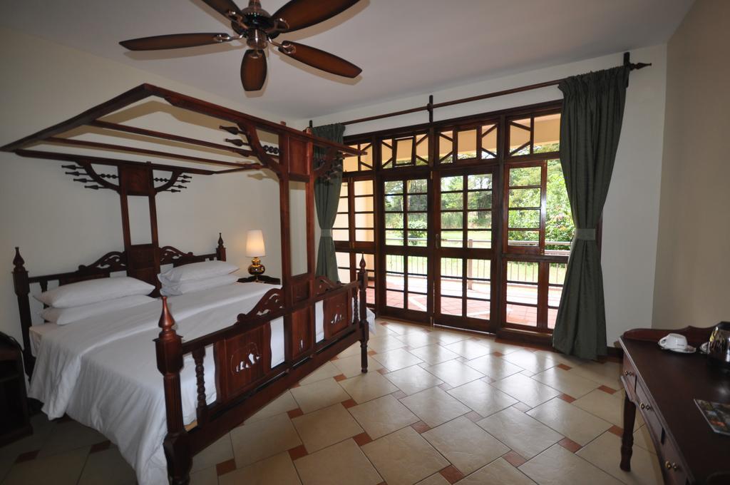 Hunters Lodge Тваанду Номер фото